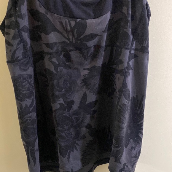 Lululemon Flower Tank Top Size 12 - Picture 8 of 9